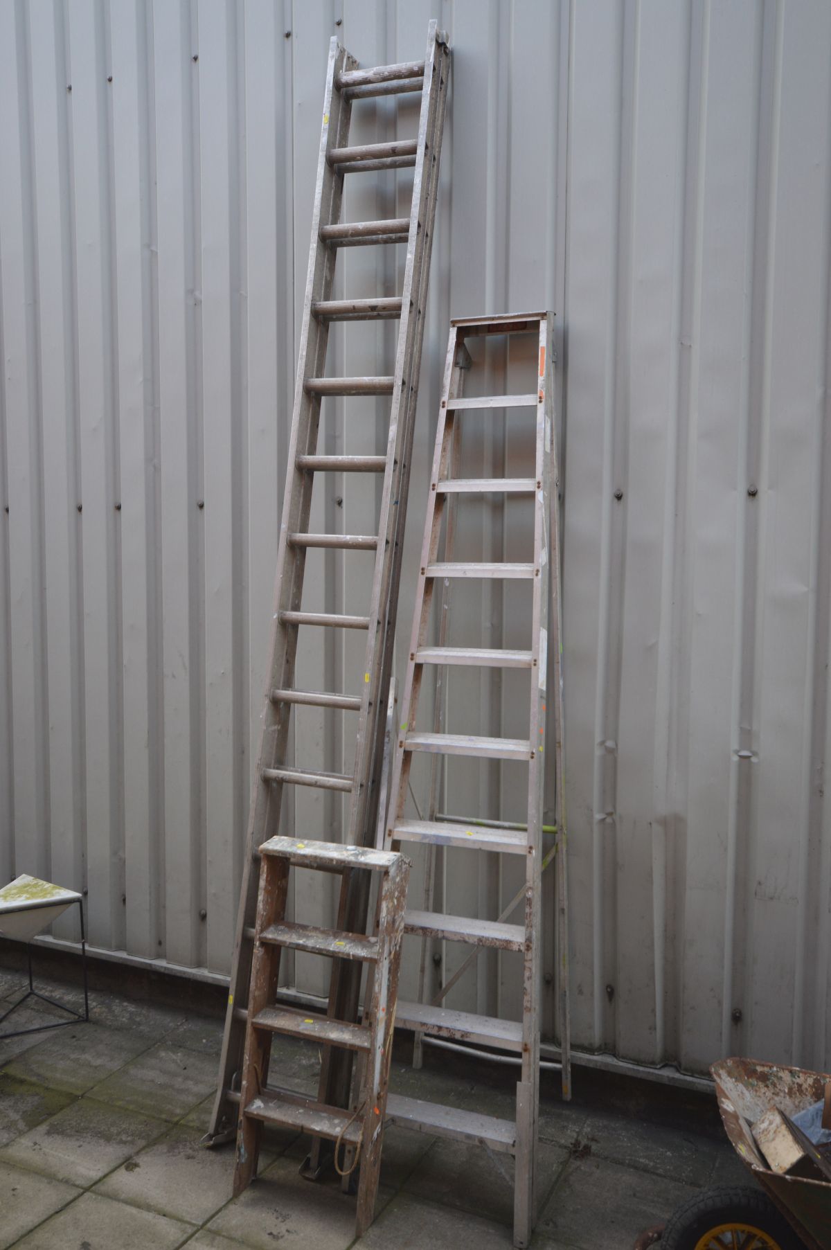 A SET OF ALIMINIUM DOUBLE EXTENSION LADDERS, length 350cm (Sd), another set of aluminium step