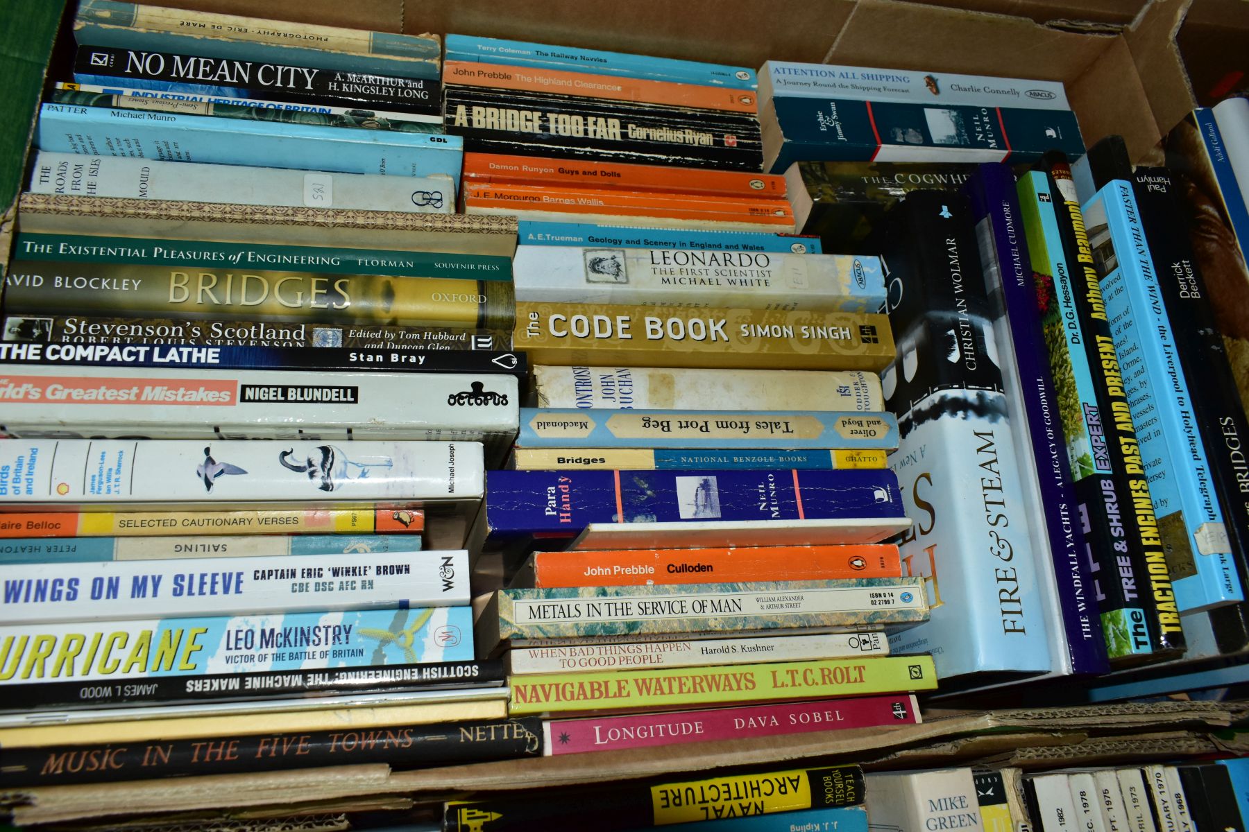 BOOKS, five boxes, approximately 220 titles, to include paperback 'pop' fiction, Collin's Pocket - Bild 5 aus 6