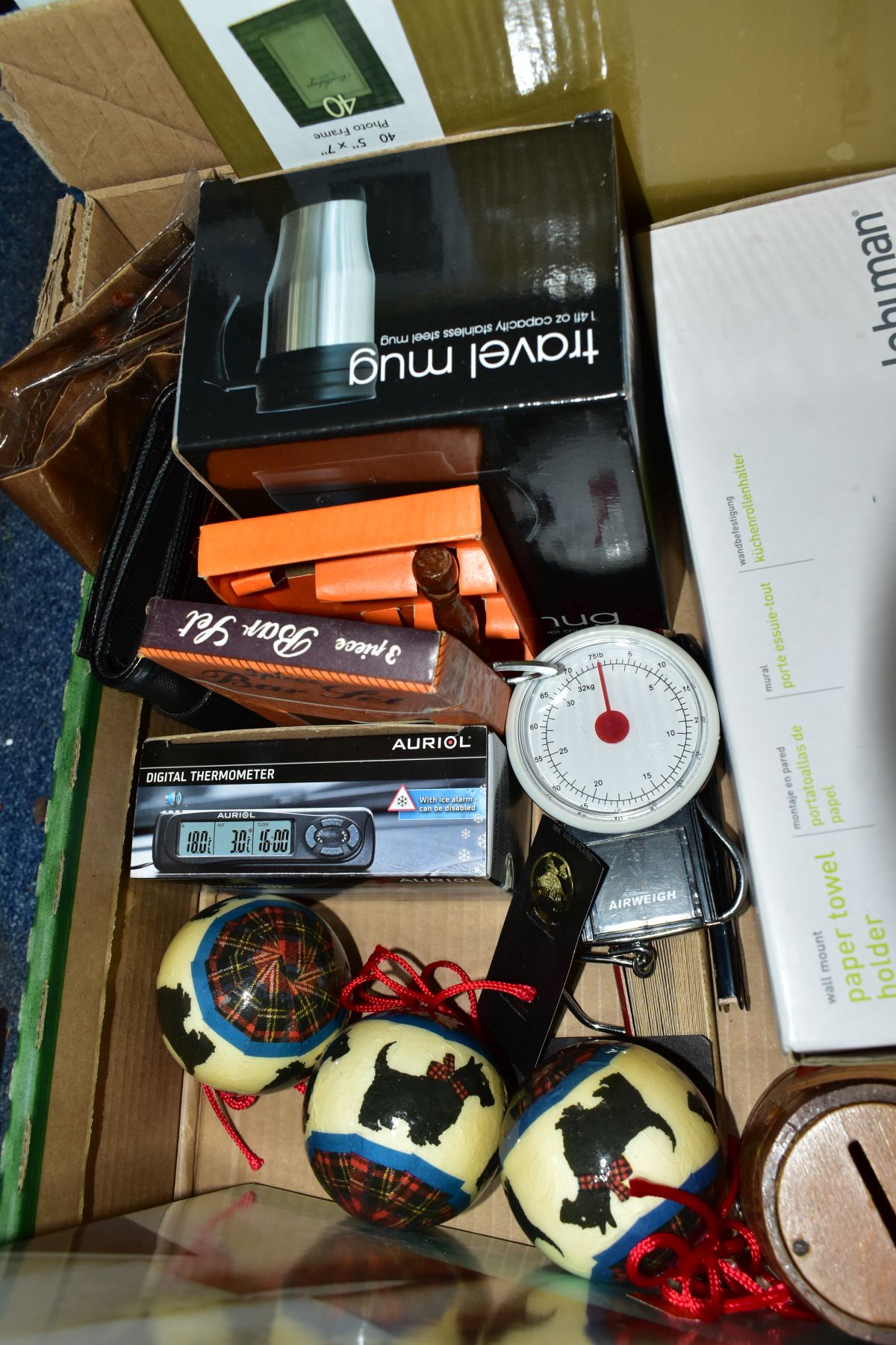 TWO BOXES AND LOOSE ELECTRICAL ITEMS, to include a boxed Acorn A3010 computer, a radio controlled - Image 11 of 11