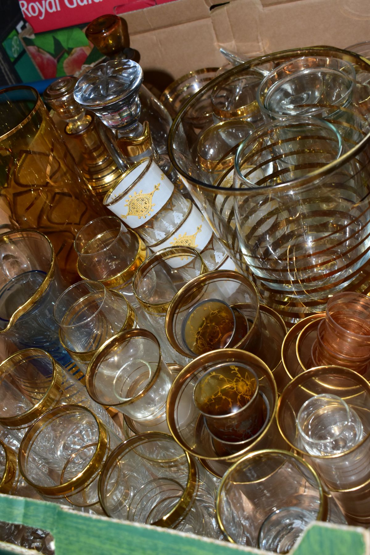 FOUR BOXES AND LOOSE GLASS AND CERAMIC WARES, to include vintage gilt banded drinking glasses, - Image 8 of 13