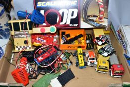 A QUANTITY OF UNBOXED AND ASSORTED SCALEXTRIC VEHICLES AND ACCESSORIES, to include 2 Leyland T45