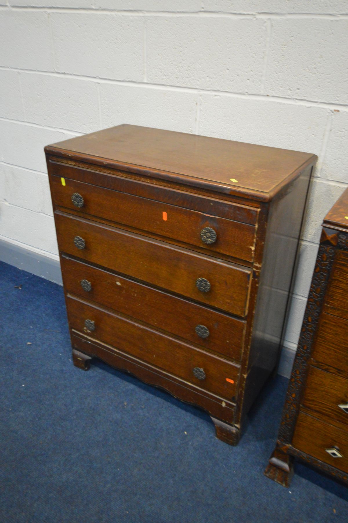 AN 1940'S OAK TWO PIECE BEDROOM SUITE, comprising a chest of four long drawers, width 76cm x depth - Image 4 of 4