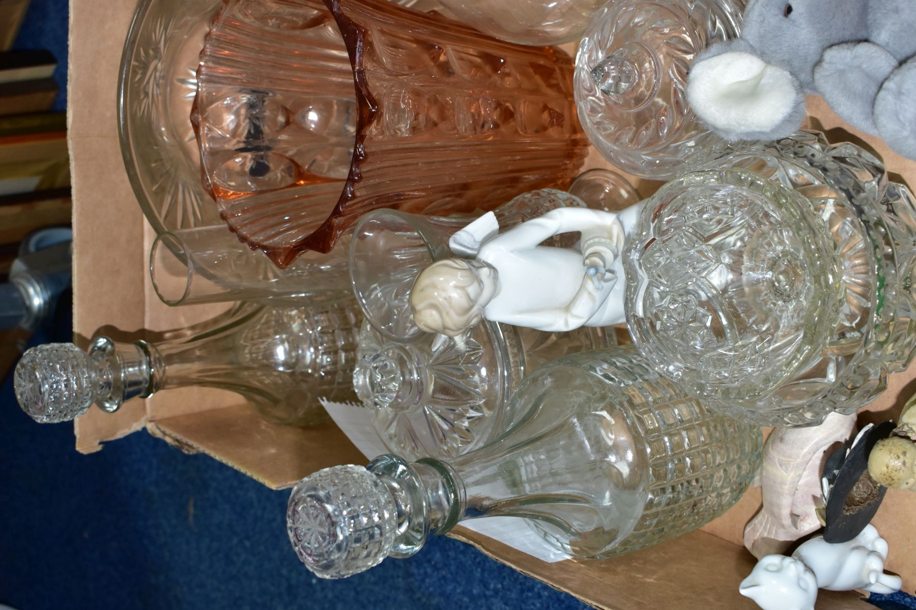 A BOX OF GLASS, CERAMICS AND SUNDRY ITEMS, to include a Czechoslovakian Tatra 815 GTC lorry with - Image 8 of 8