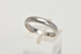 A PLATINUM WEDDING BAND, plain polished design, stamped 'Platinum', ring size N, approximate gross