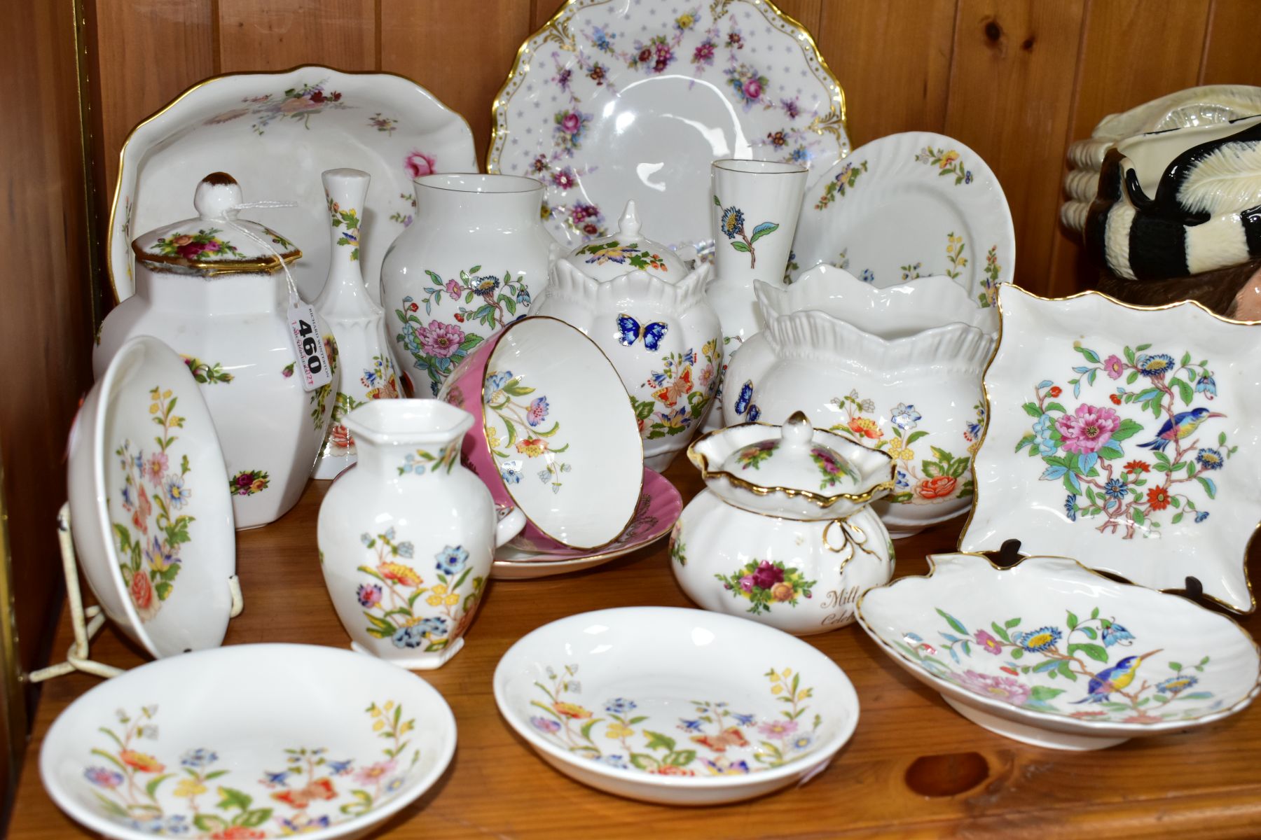 A GROUP OF AYNSLEY, ROYAL CROWN DERBY AND ROYAL ALBERT GIFT AND TEAWARES, to include four pieces - Image 8 of 8