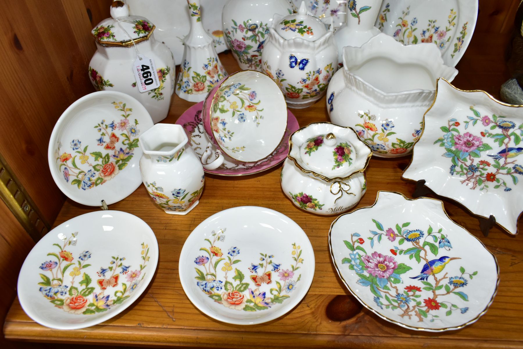 A GROUP OF AYNSLEY, ROYAL CROWN DERBY AND ROYAL ALBERT GIFT AND TEAWARES, to include four pieces - Image 2 of 8