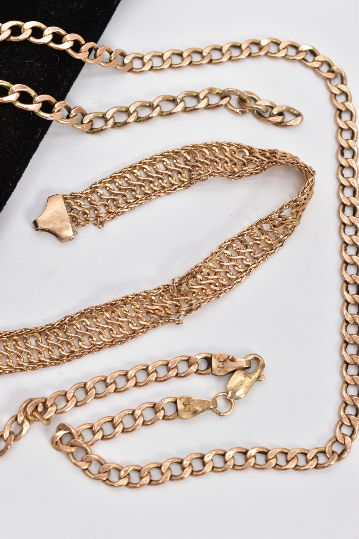 TWO BRACELETS AND A CHAIN NECKLACE, to include a 9ct gold curb link chain necklace and bracelet - Image 3 of 3