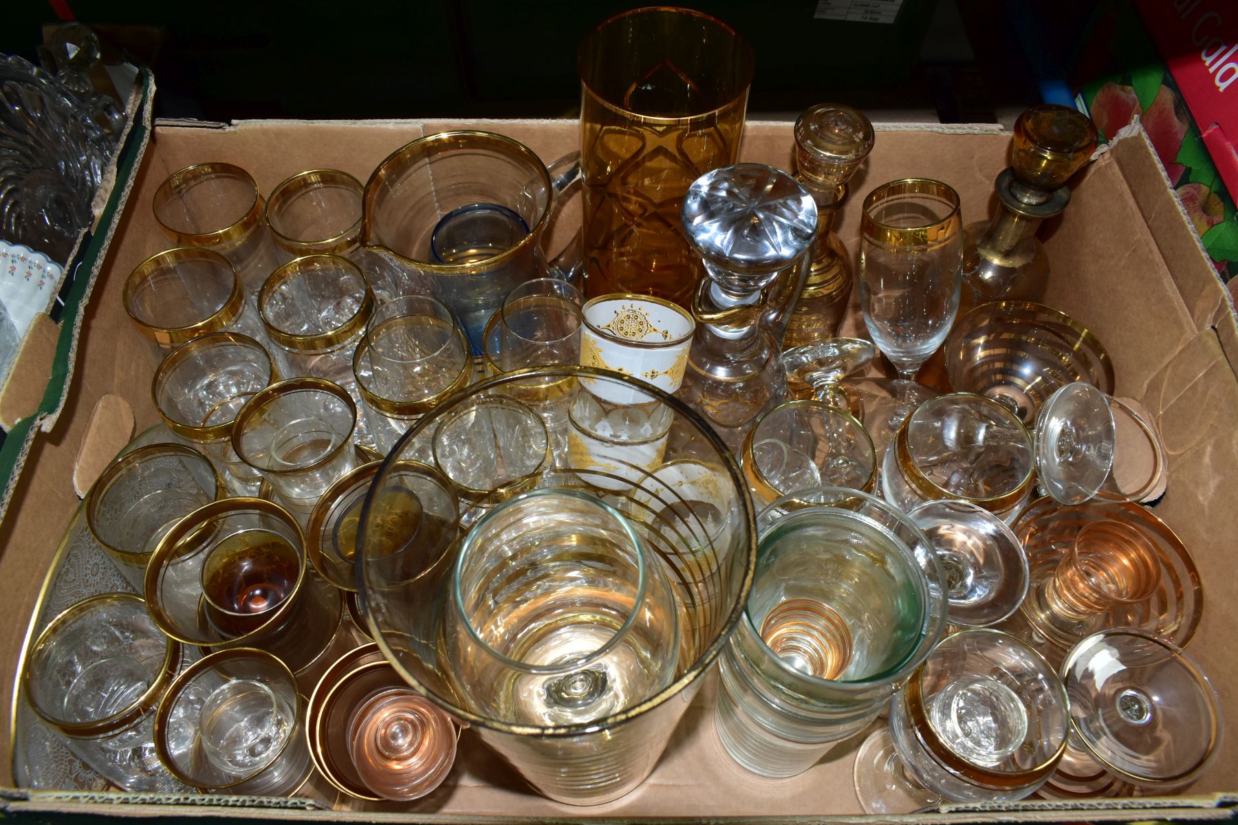 FOUR BOXES AND LOOSE GLASS AND CERAMIC WARES, to include vintage gilt banded drinking glasses, - Image 7 of 13