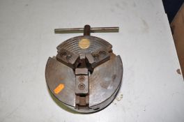 A VINTAGE PRATTS TYPE 98 STEEL 7 1/2in 3 JAW LATHE CHUCK with chuck key and allen key for offset