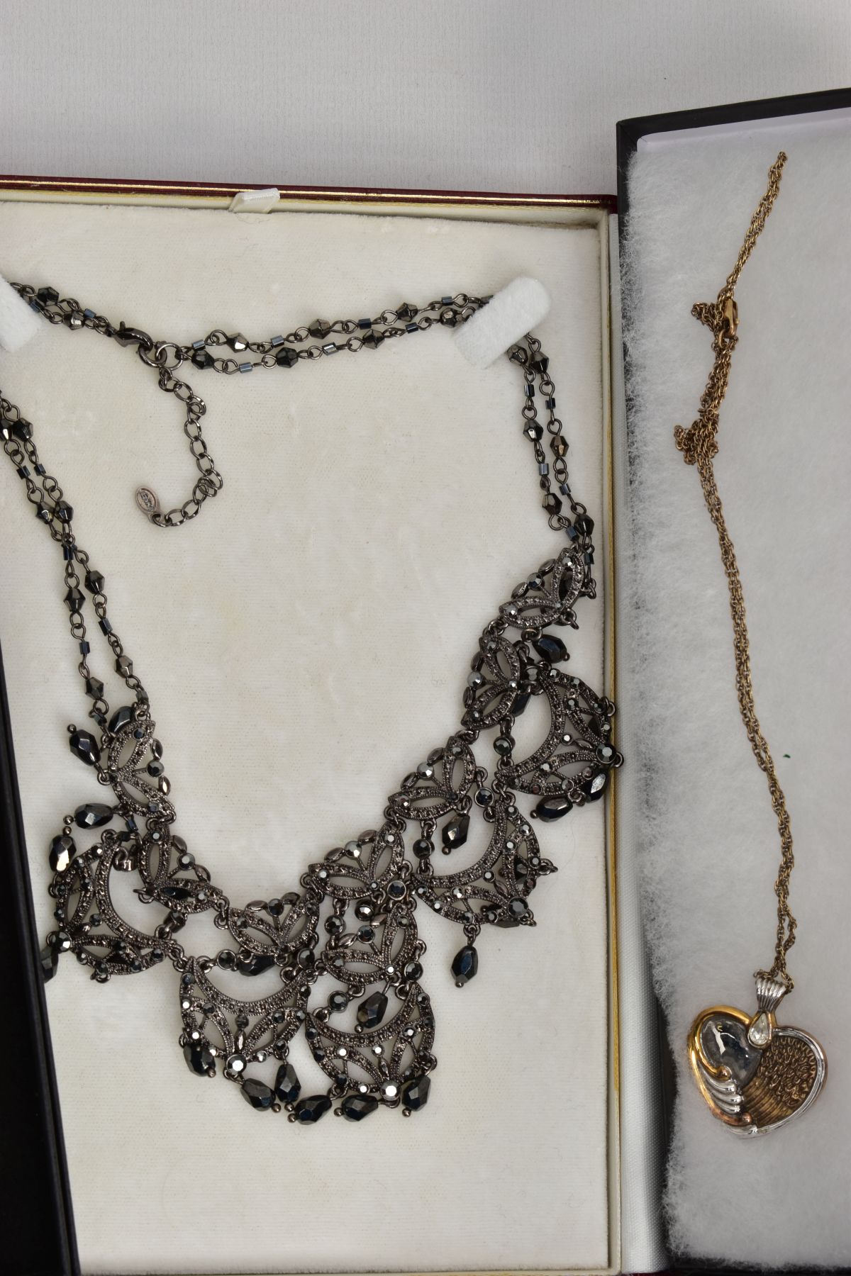 A BOX OF COSTUME JEWELLERY AND LADIES WRISTWATCHES, to include an openwork pendant, hallmarked - Bild 2 aus 8