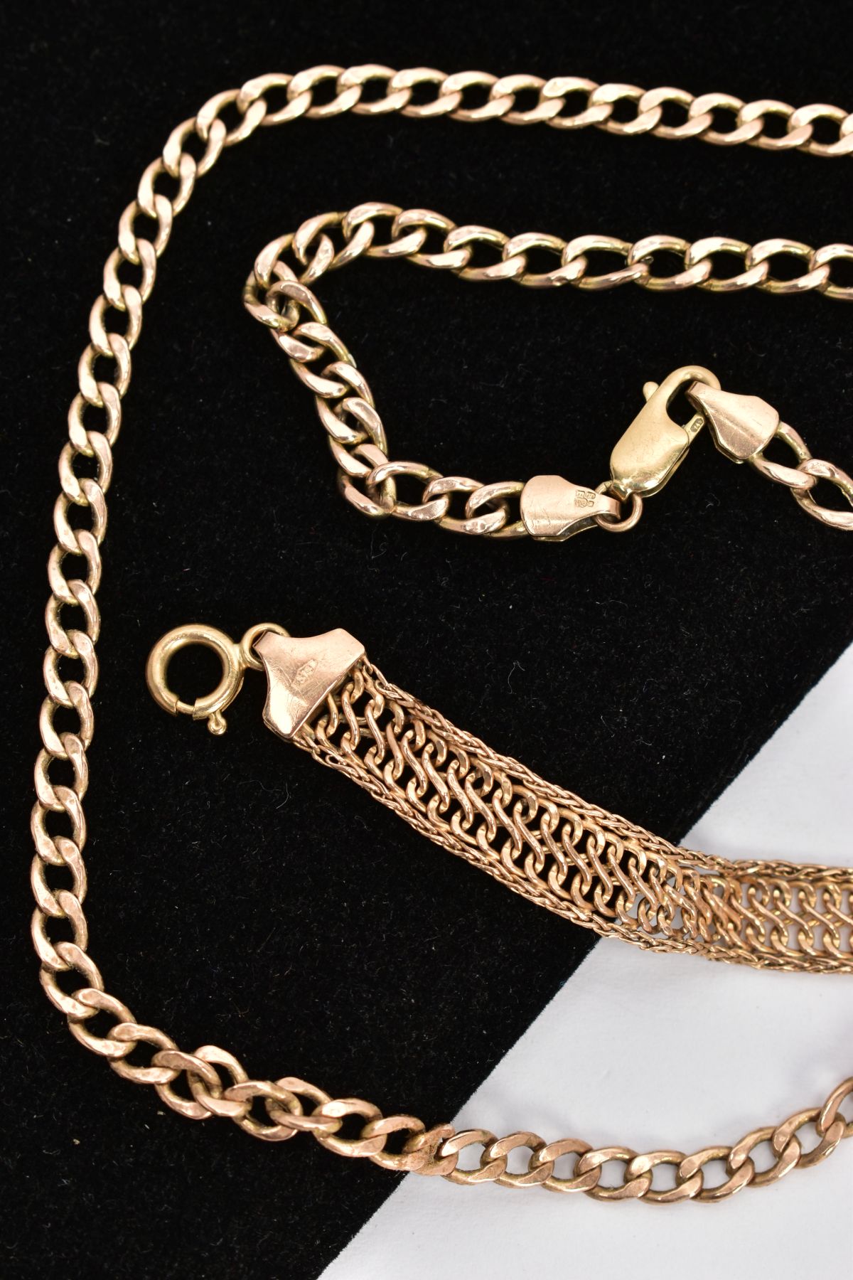TWO BRACELETS AND A CHAIN NECKLACE, to include a 9ct gold curb link chain necklace and bracelet - Image 2 of 3