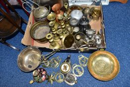 A BOX OF METAL WARES AND LOOSE SUNDRY ITEMS, to include pairs of brass candlesticks, horse