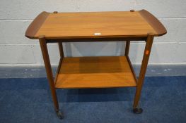 A MID 20TH CENTURY DANISH STYLE TEAK TEA TROLLEY with a removeable tray