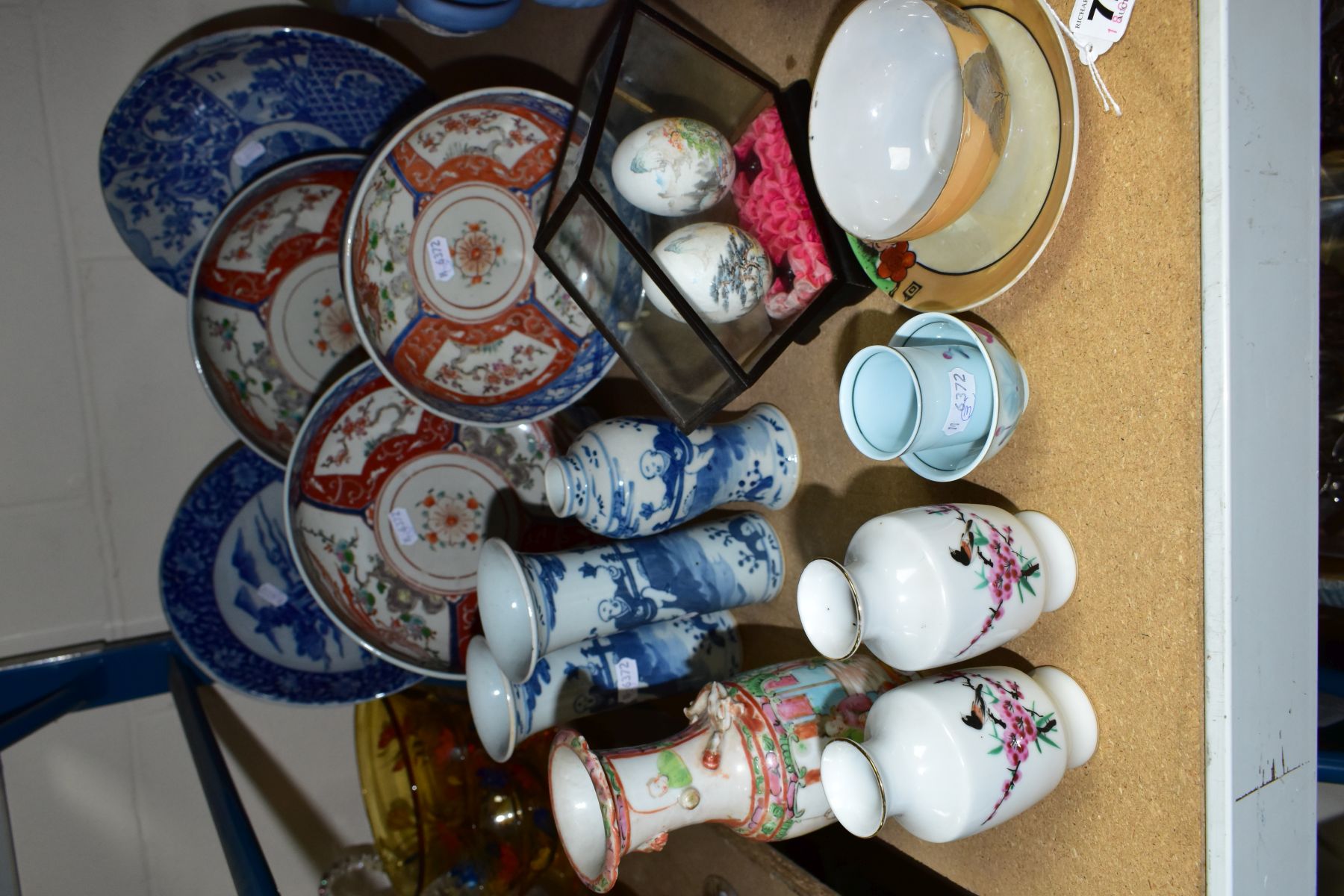 SIXTEEN PIECES OF ORIENTAL CERAMICS, to include three Japanese Imari style bowls marked 'Made in