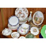 A GROUP OF CERAMIC GIFT AND TEAWARES, to include a Shelley green and gold tea cup and saucer, an