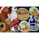 A BOX OF TOYS AND THREE ROYAL DOULTON SERIESWARE CHARGERS, to include a boxed Windsor Collection