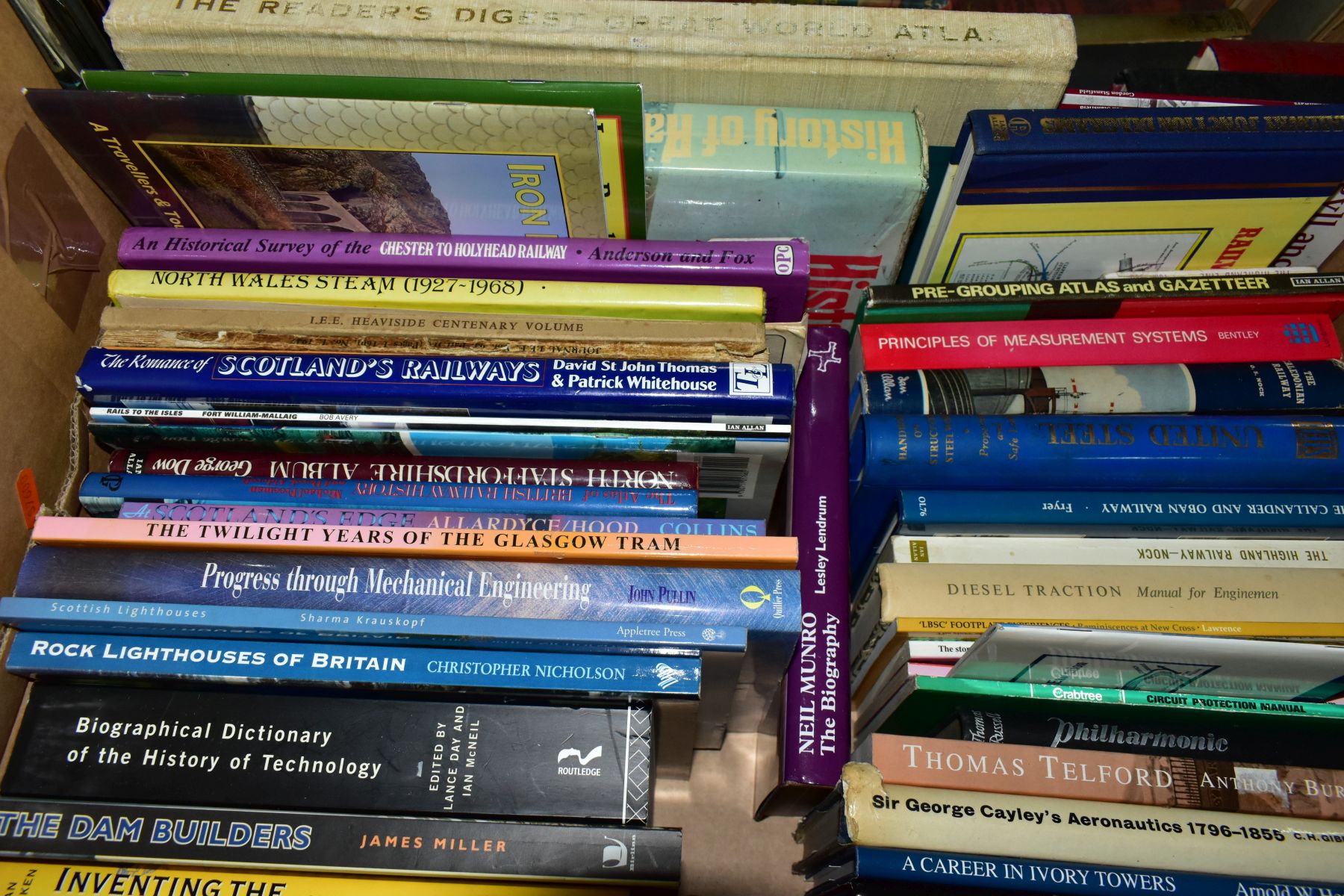 BOOKS, five boxes, approximately 220 titles, to include paperback 'pop' fiction, Collin's Pocket - Bild 6 aus 6