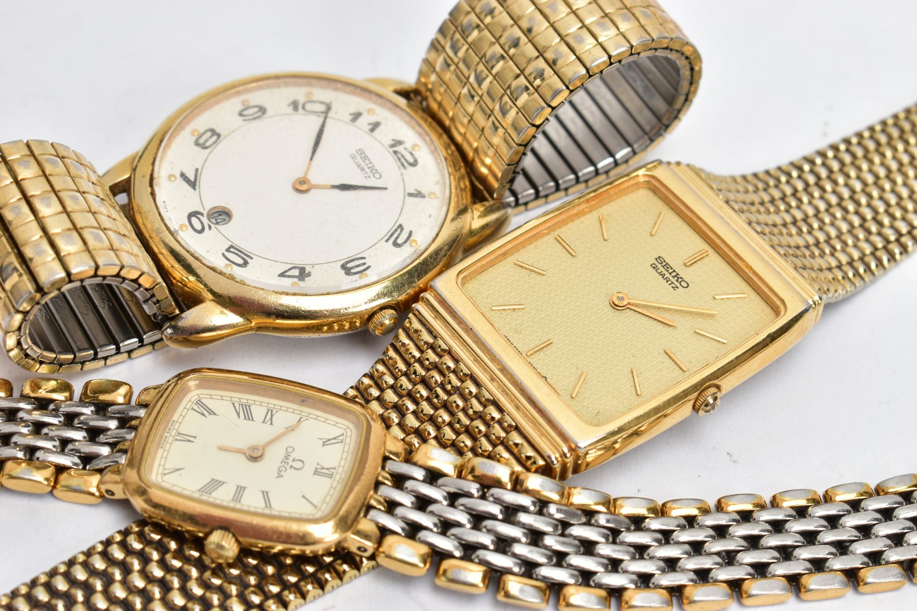 A LADIES 'OMEGA' WRISTWATCH AND TWO GENTS 'SEIKO' WRISTWATCHES, the ladies watch with a rounded - Image 4 of 4