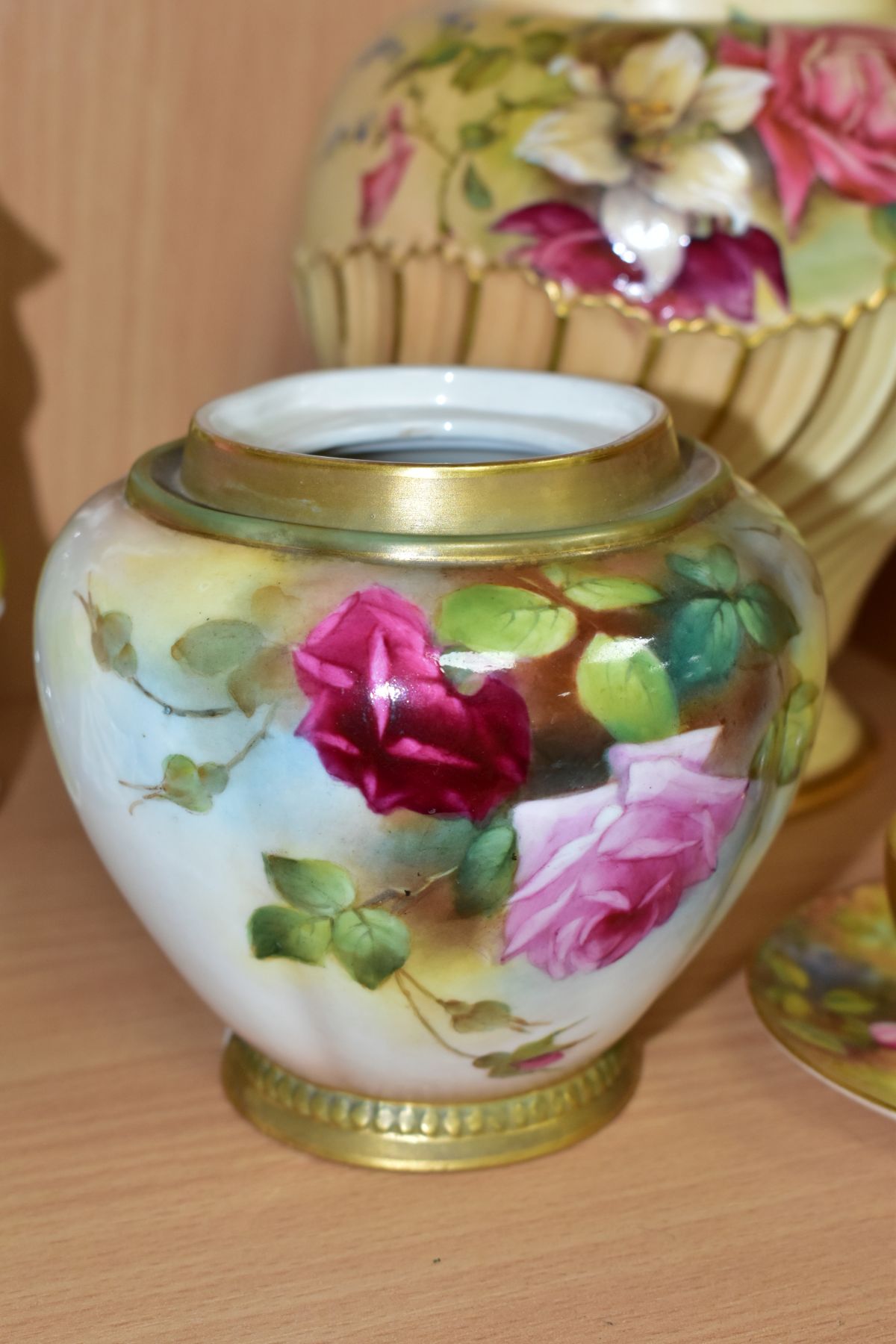 A ROYAL WORCESTER CABINET CUP AND SAUCER AND TWO ROYAL WORCESTER POT POURRIS LACKING COVERS, the cup - Image 8 of 11