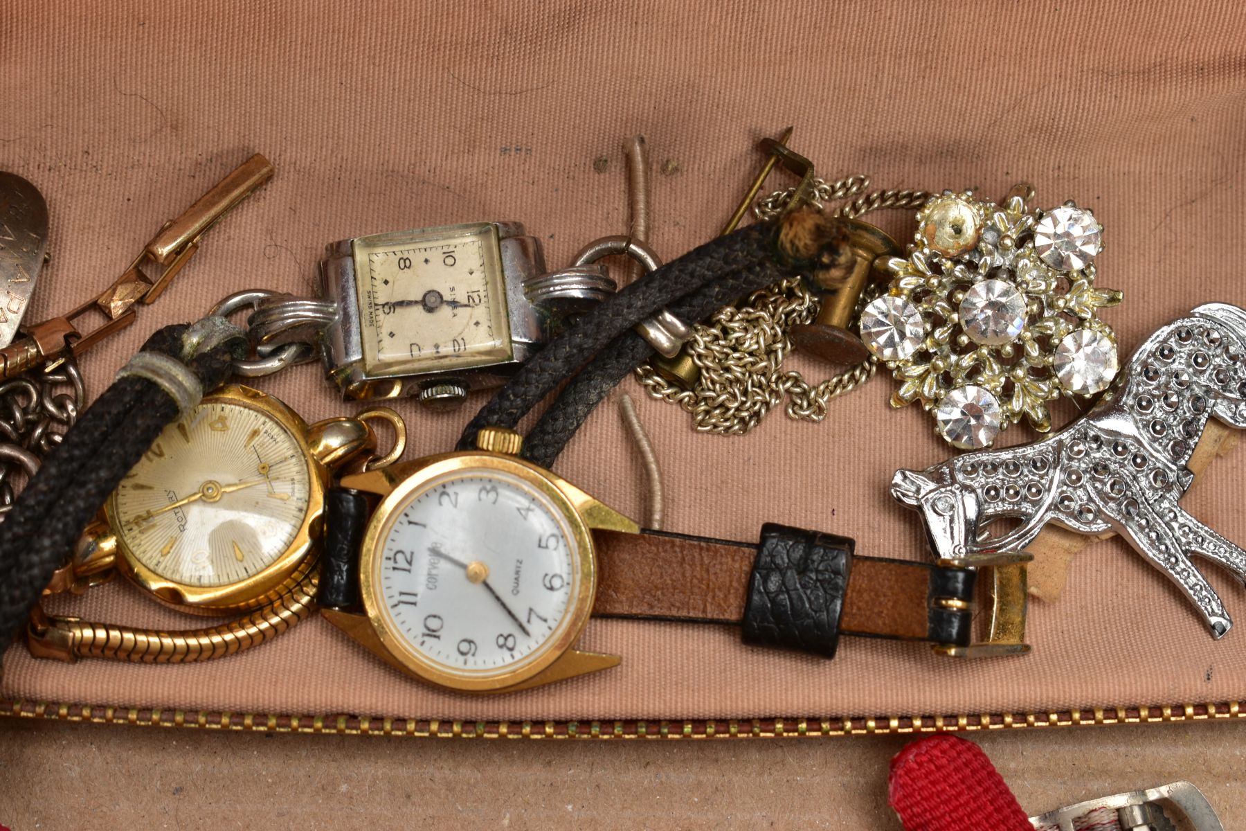 A TRAY OF ASSORTED JEWELLERY AND WRISTWATCHES, to include two gents gold-plated wristwatches, a - Image 5 of 7