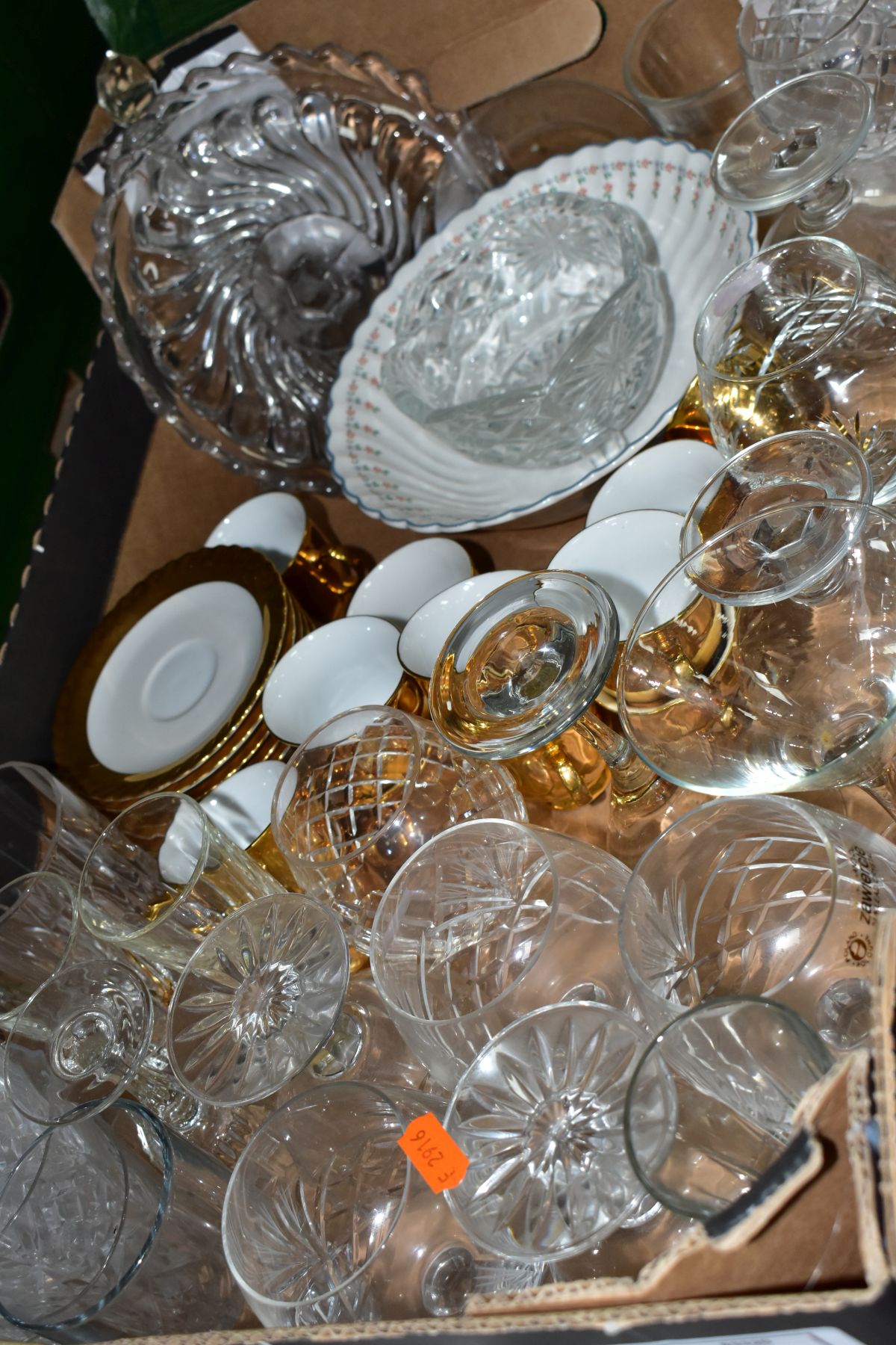 FOUR BOXES AND LOOSE GLASS AND CERAMIC WARES, to include vintage gilt banded drinking glasses, - Image 3 of 13