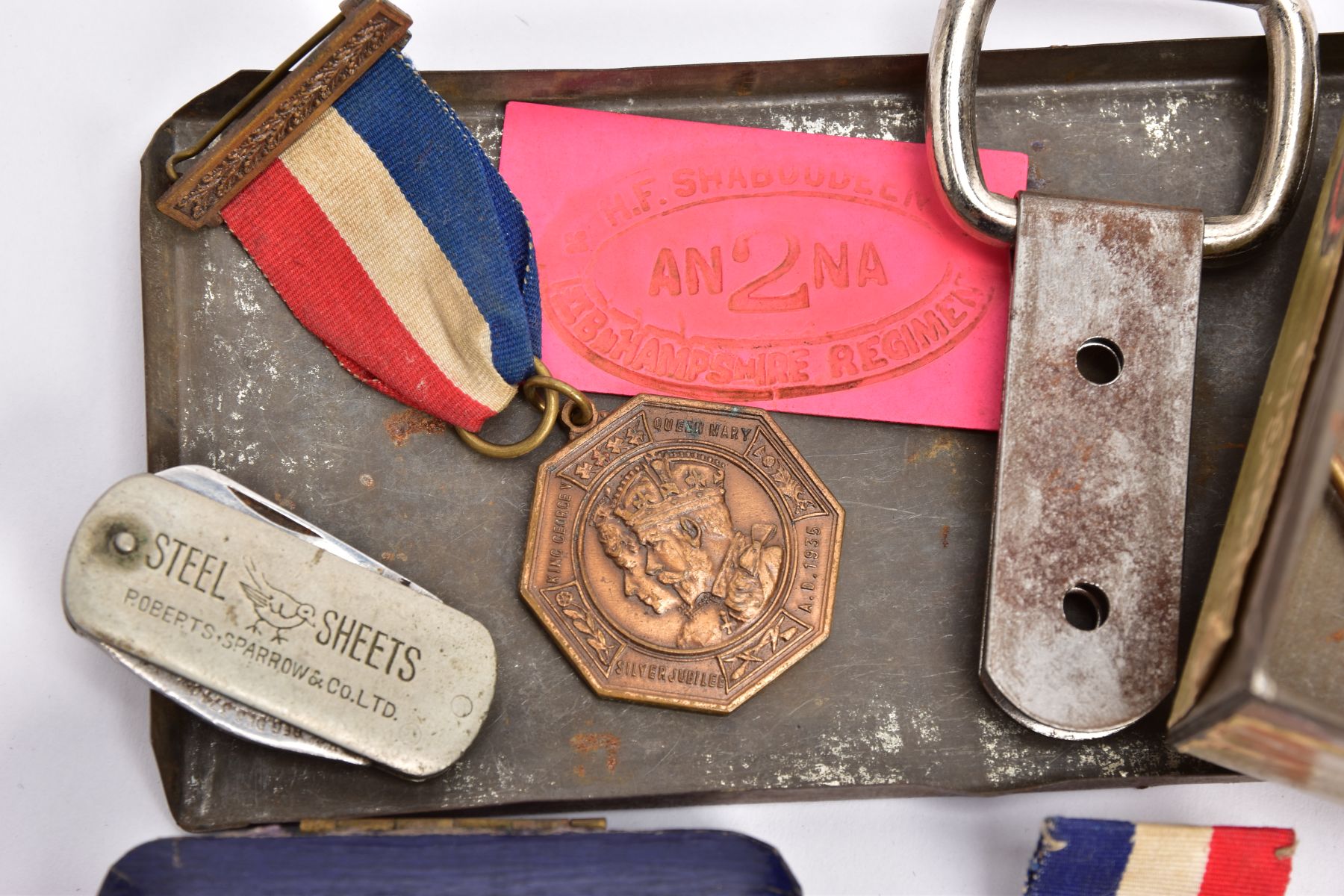 A SMALL TIN CONTAINING VARIOUS ITEMS, to include a boxed Imperial Chemicals Industries long - Image 4 of 6