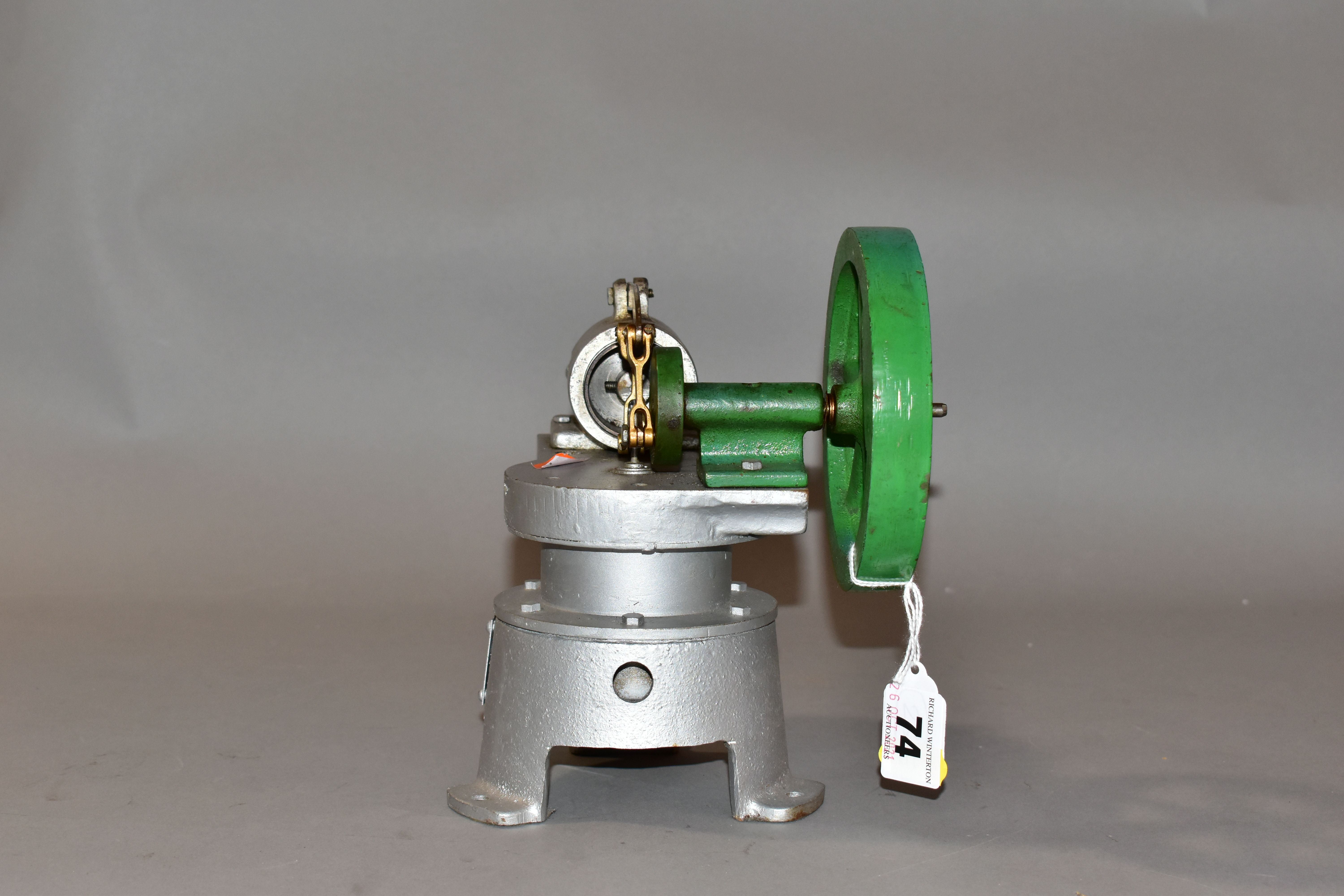 A WORKING MODEL OF AN A E & H. ROBINSON & CO. HOT AIR ENGINE, size B4, not tested, horizontal single - Image 4 of 5