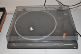 A TECHNICS SL-B210 TURNTABLE, drives and tracks record ( PAT pass and working)