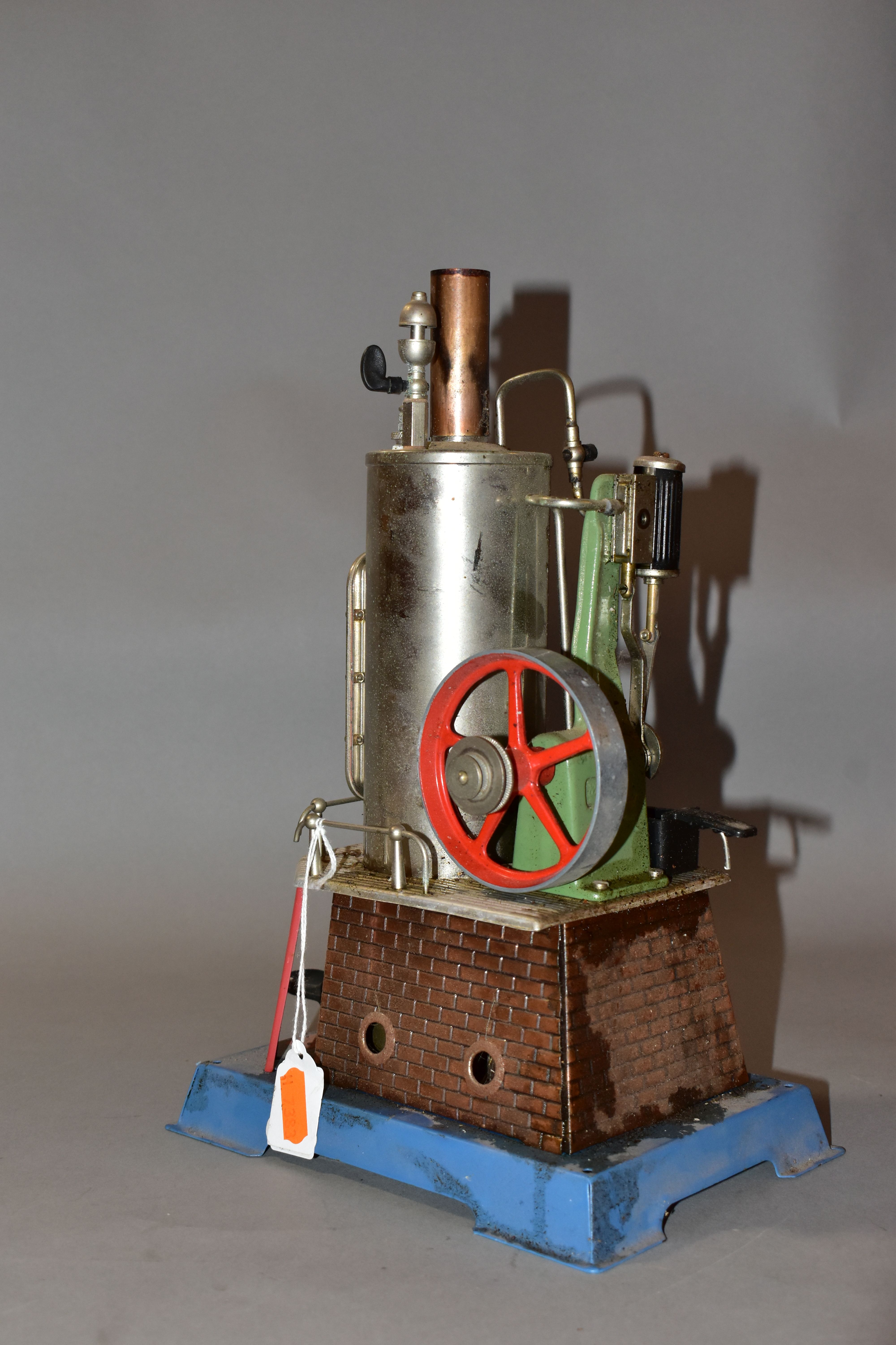 AN UNBOXED WILESCO VERTICAL SINGLE CYLINDER LIVE STEAM ENGINE, No.D455, not tested, playworn - Image 3 of 4