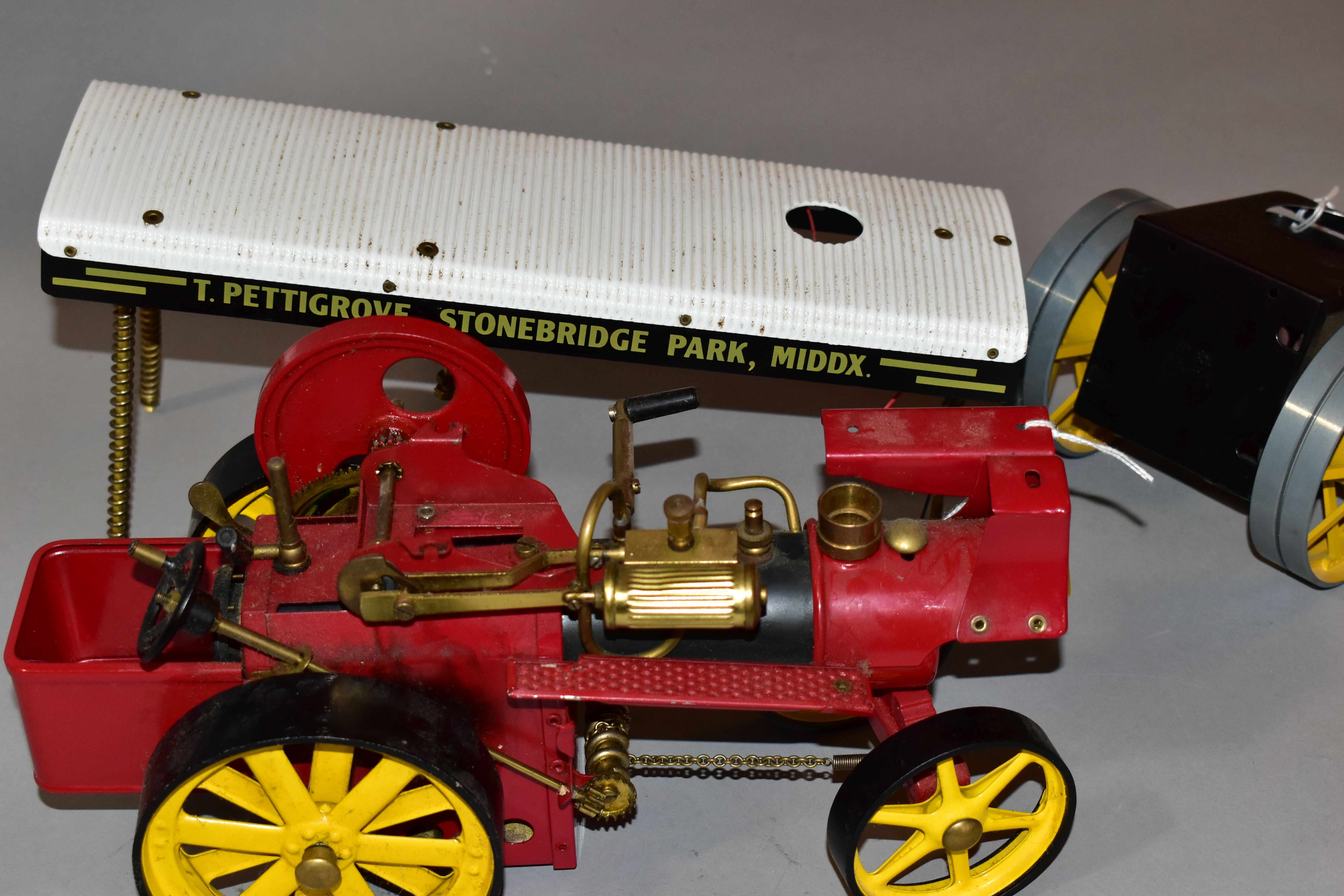 AN UNBOXED WILESCO LIVE STEAM SHOWMANS ENGINE, No.D409, not tested, has been run, missing dynamo, - Image 2 of 4