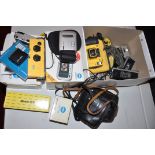 SIXTEEN MINOLTA INCLUDING ten miniatures, a Weathermatic 35DL, a Dimage V in box, etc ( a full