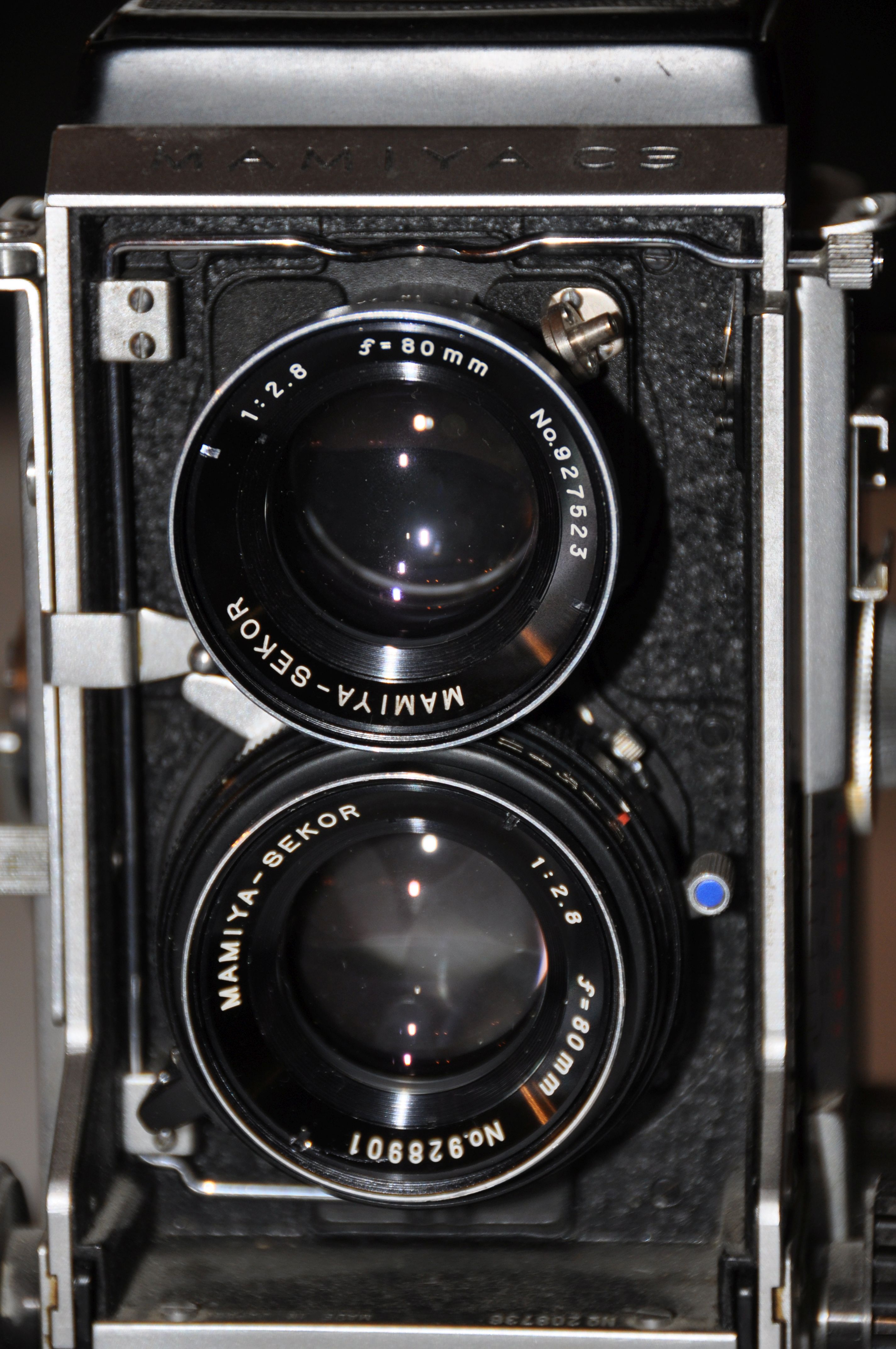 A MAMIYA CS PROFESSIONAL TLR CAMERA fitted with a pair of 80mm lenses and a pair of 135mm lenses - Image 3 of 5