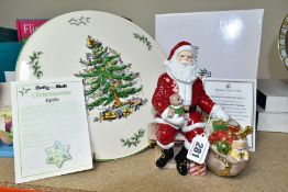 A BOXED LIMITED EDITION ROYAL DOULTON FIGURE, 'Holiday Traditions Santa' no 1280/2000, height