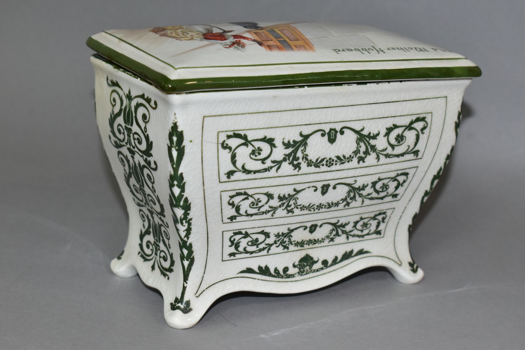 A ROYAL DOULTON NURSERY RHYMES 'A' SERIES WARE HUNTLEY & PALMERS BISCUIT CASKET IN THE FORM OF A - Image 4 of 7
