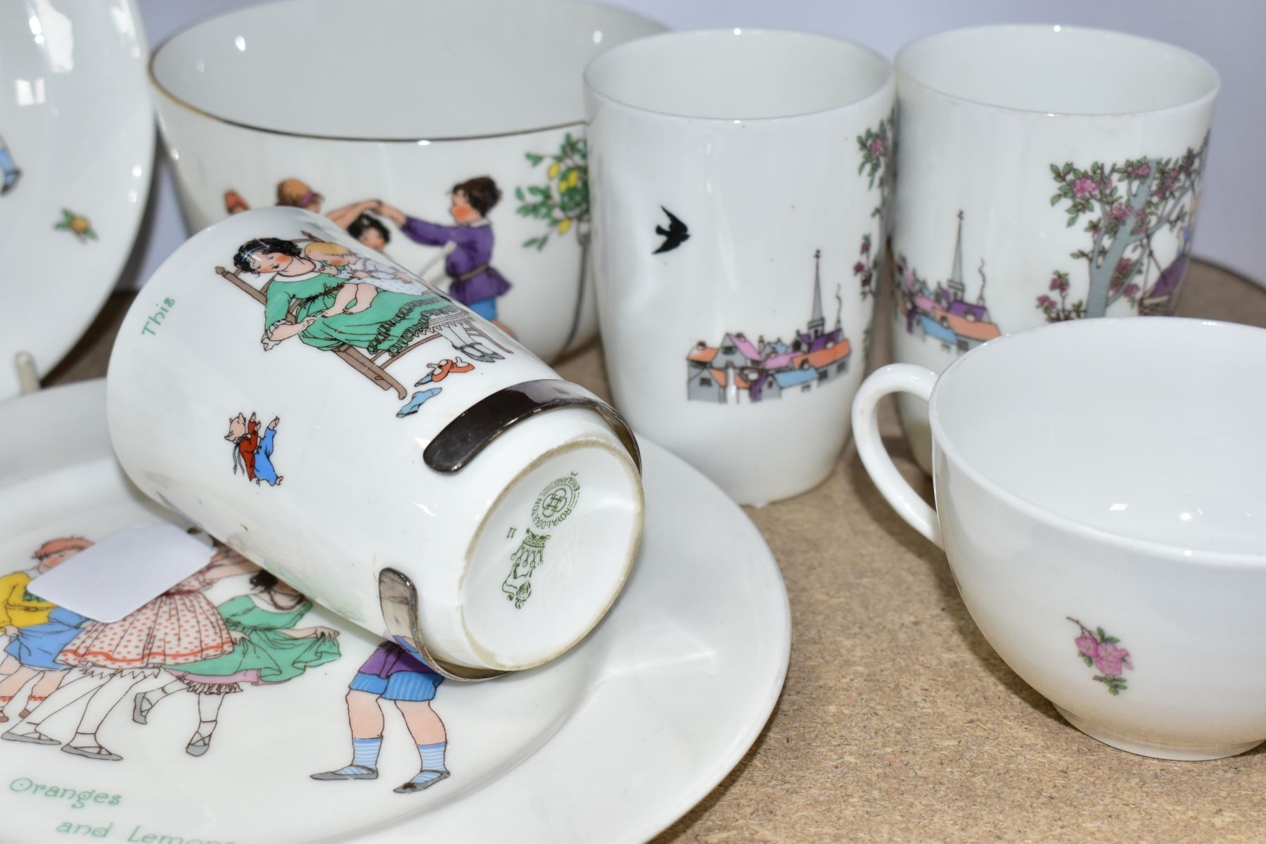 NINE PIECES OF ROYAL DOULTON CHINA NURSERY RHYMES L SERIES WARE, PRINTED WITH DESIGNS IN THE STYLE - Image 6 of 6