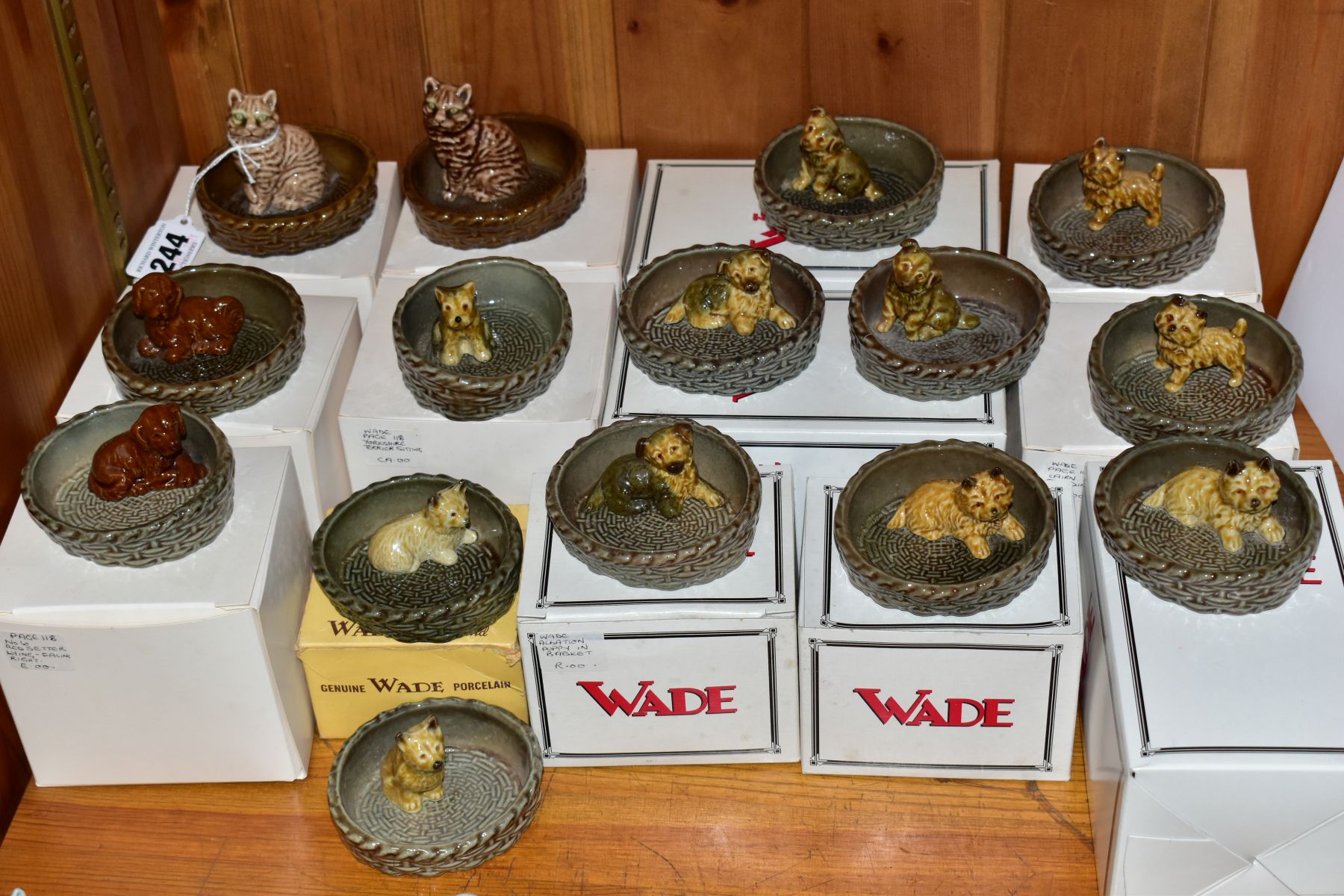 FIFTEEN WADE CAT AND PUPPY DISHES, 1974-1981, comprising two Tabby Cat, two Red Setters, a Yorkshire