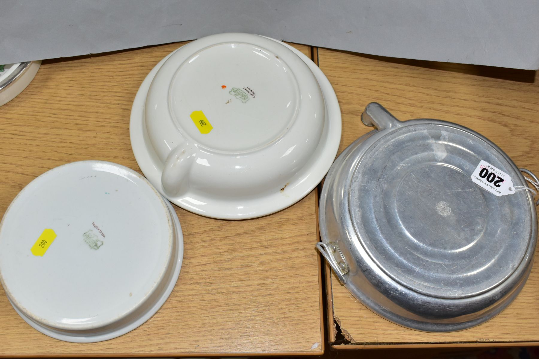 SHELLEY MABEL LUCIE ATTWELL NURSERY WARE, comprising a hot water dish with aluminium base and twin - Image 5 of 7
