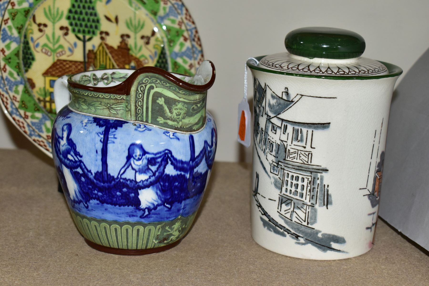 FIVE PIECES OF ROYAL DOULTON SERIES WARE, comprising a tobacco jar 'Huntsmen at the Inn' D2778, - Image 7 of 13