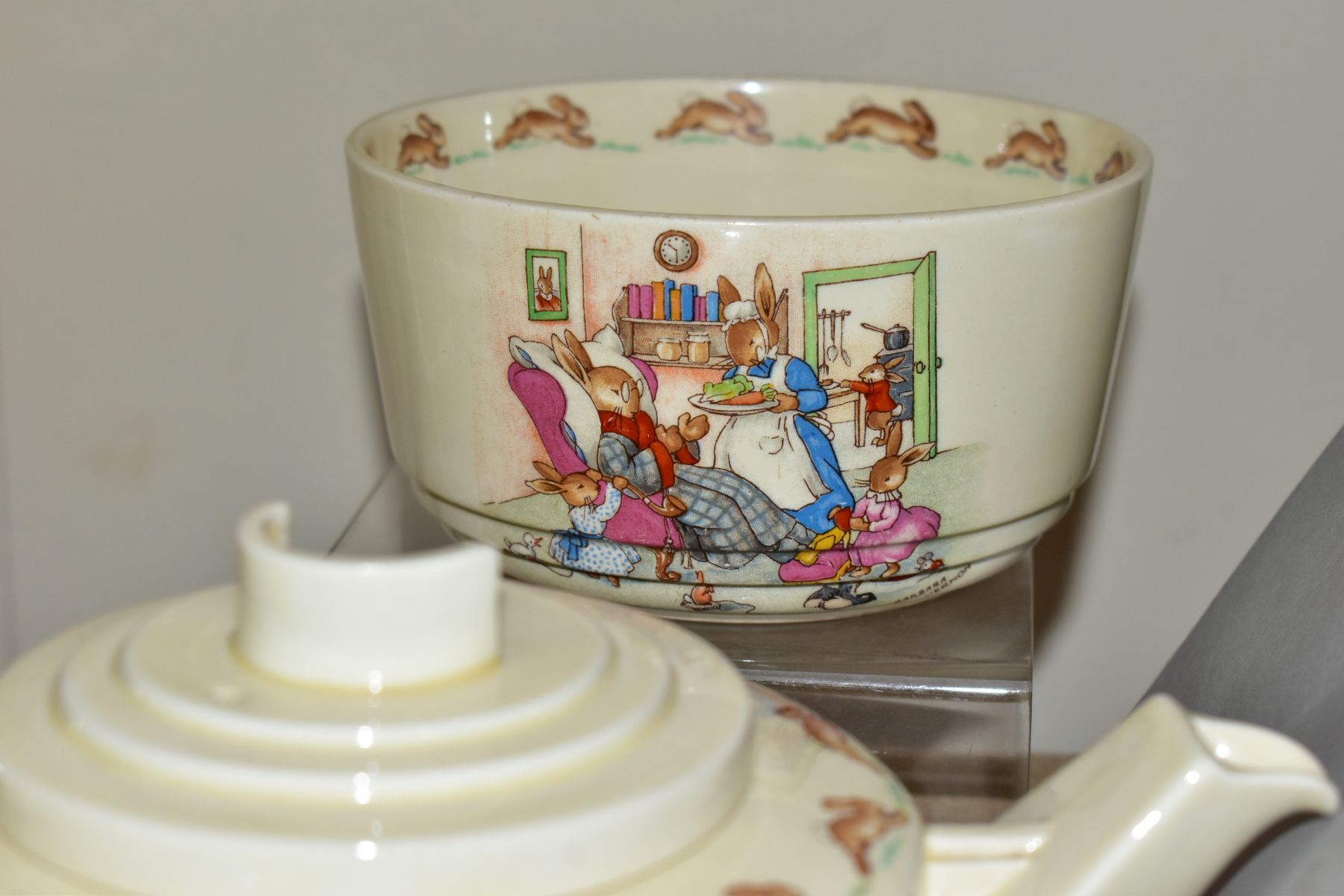 FOUR PIECES OF ROYAL DOULTON BUNNYKINS EARTHENWARE TABLEWARES CONVALESCING SCENES SF5 BY BARBARA - Image 9 of 11