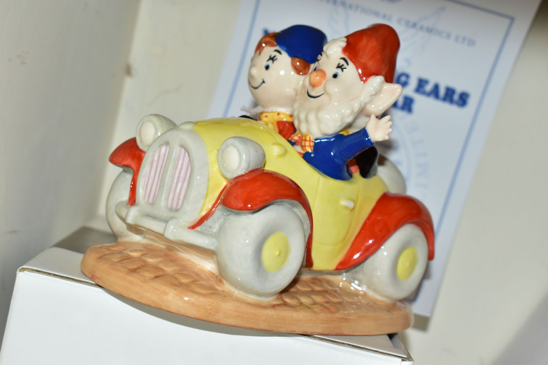 A BOXED LIMITED EDITION ROYAL DOULTON FOR UKI CERAMICS LTD FIGURE GROUP, Noddy and Big Ears in the - Image 3 of 4