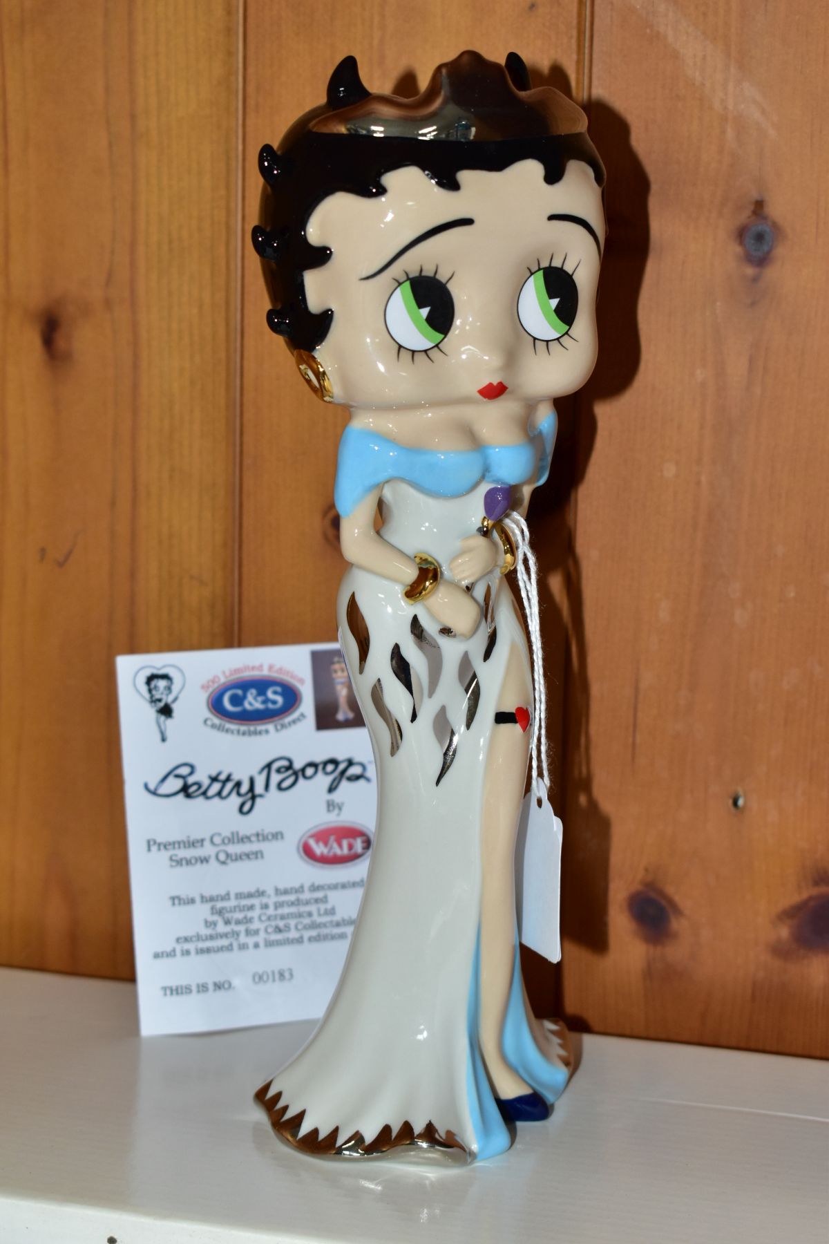 A BOXED LIMITED EDITION WADE C & S COLLECTABLES BETTY BOOP FIGURE, Premier Collection Snow Queen - Image 2 of 4