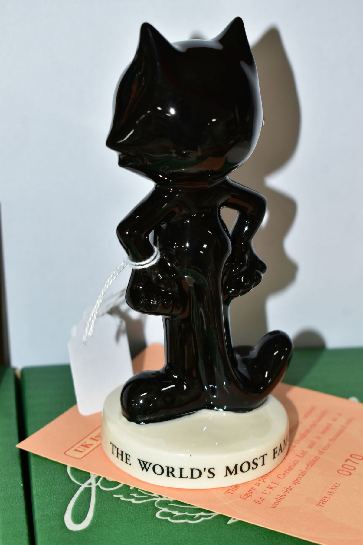 A BOXED LIMITED EDITION BESWICK FOR U.K.I. CERAMICS LTD CARTOON CHARACTER, Felix The Cat no. 0070/ - Image 3 of 4