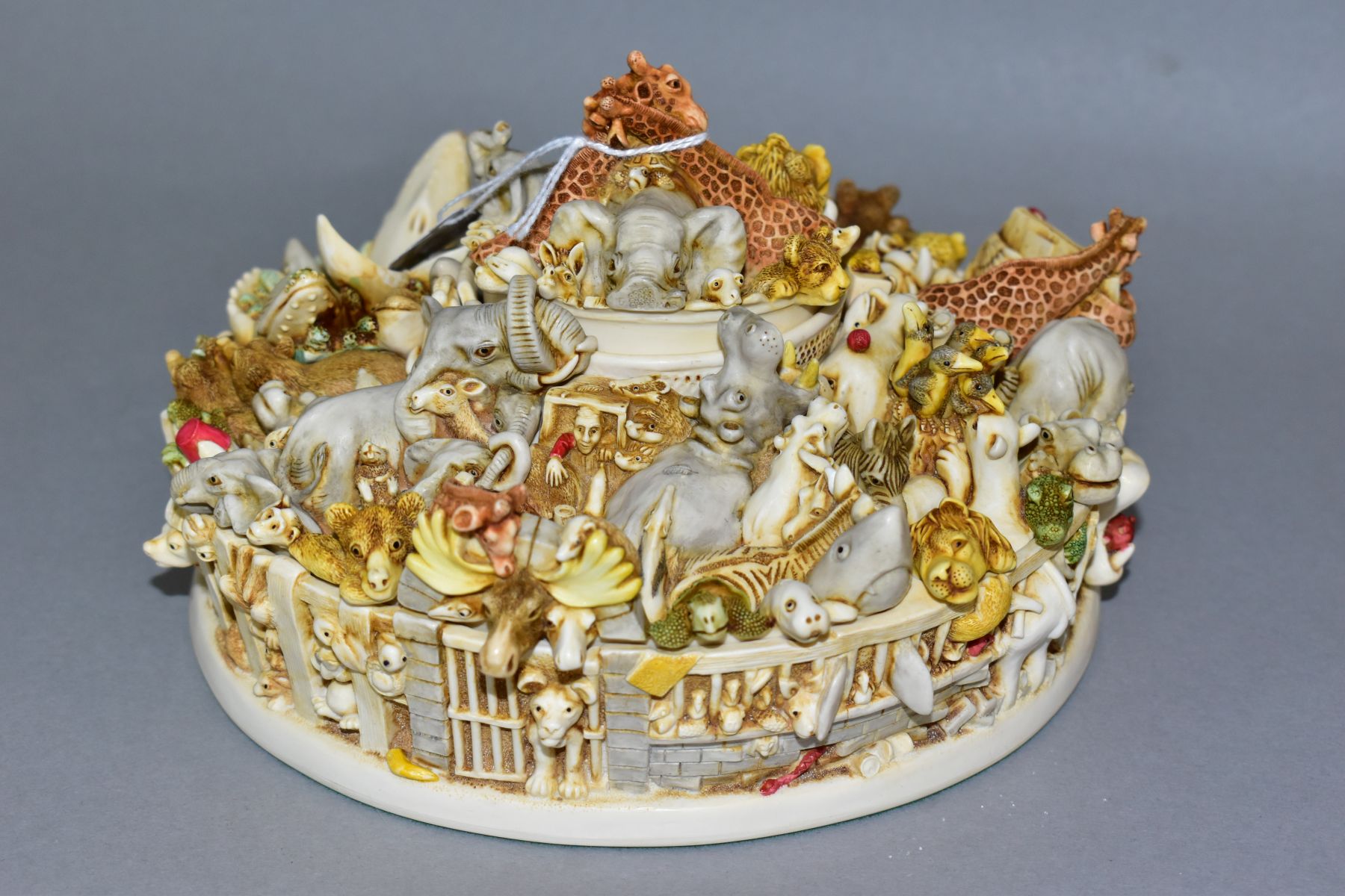 A BOXED LIMITED EDITION HARMONY KINGDOM SIN CITY, no 2326/5000, depicting various animals in zoo - Image 5 of 11