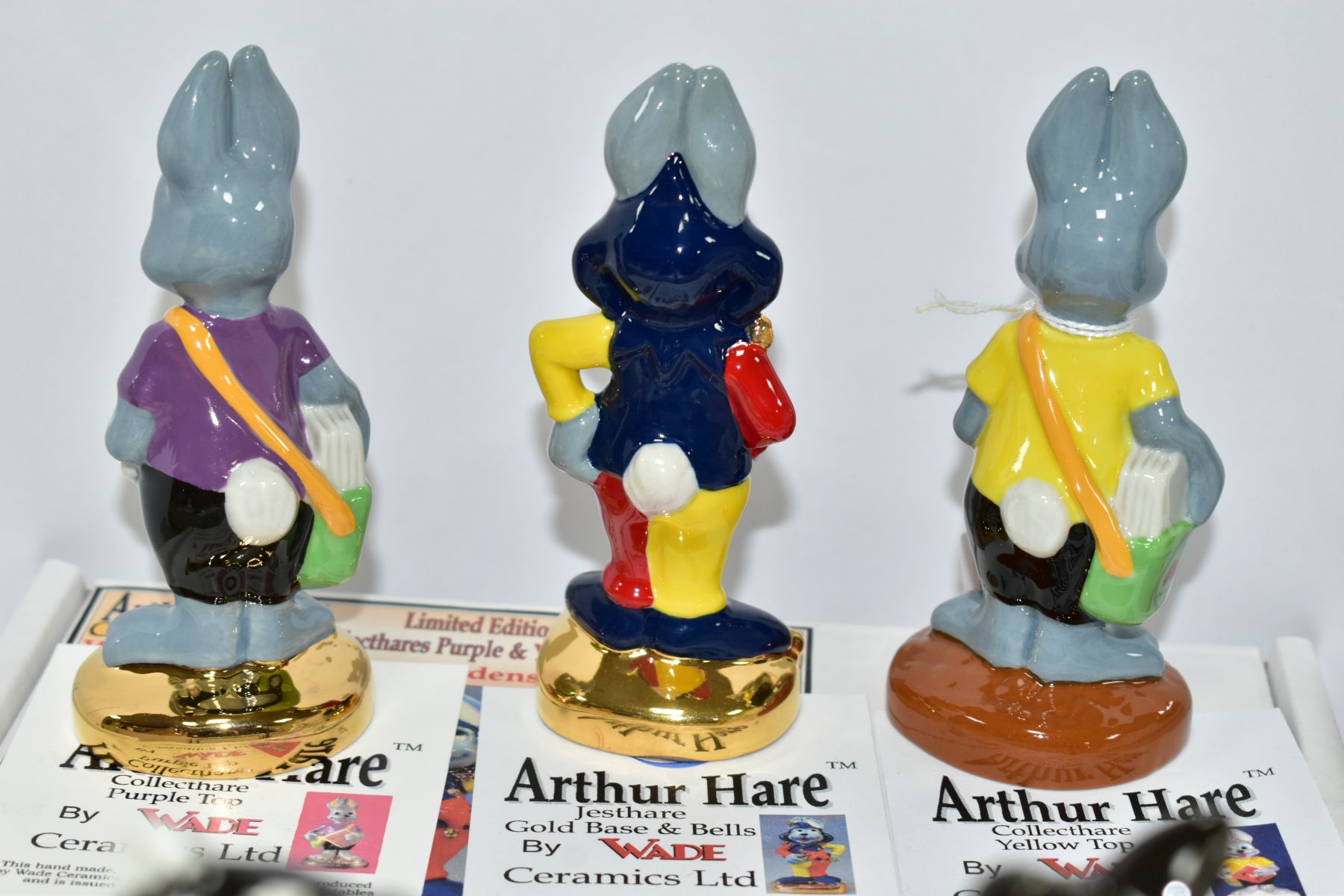 A BOXED WADE LIMITED EDITION ARTHUR HARE COLLECTORS SET FROM 'WADE FAIR TRENTHAM GARDENS 11TH - Image 2 of 3