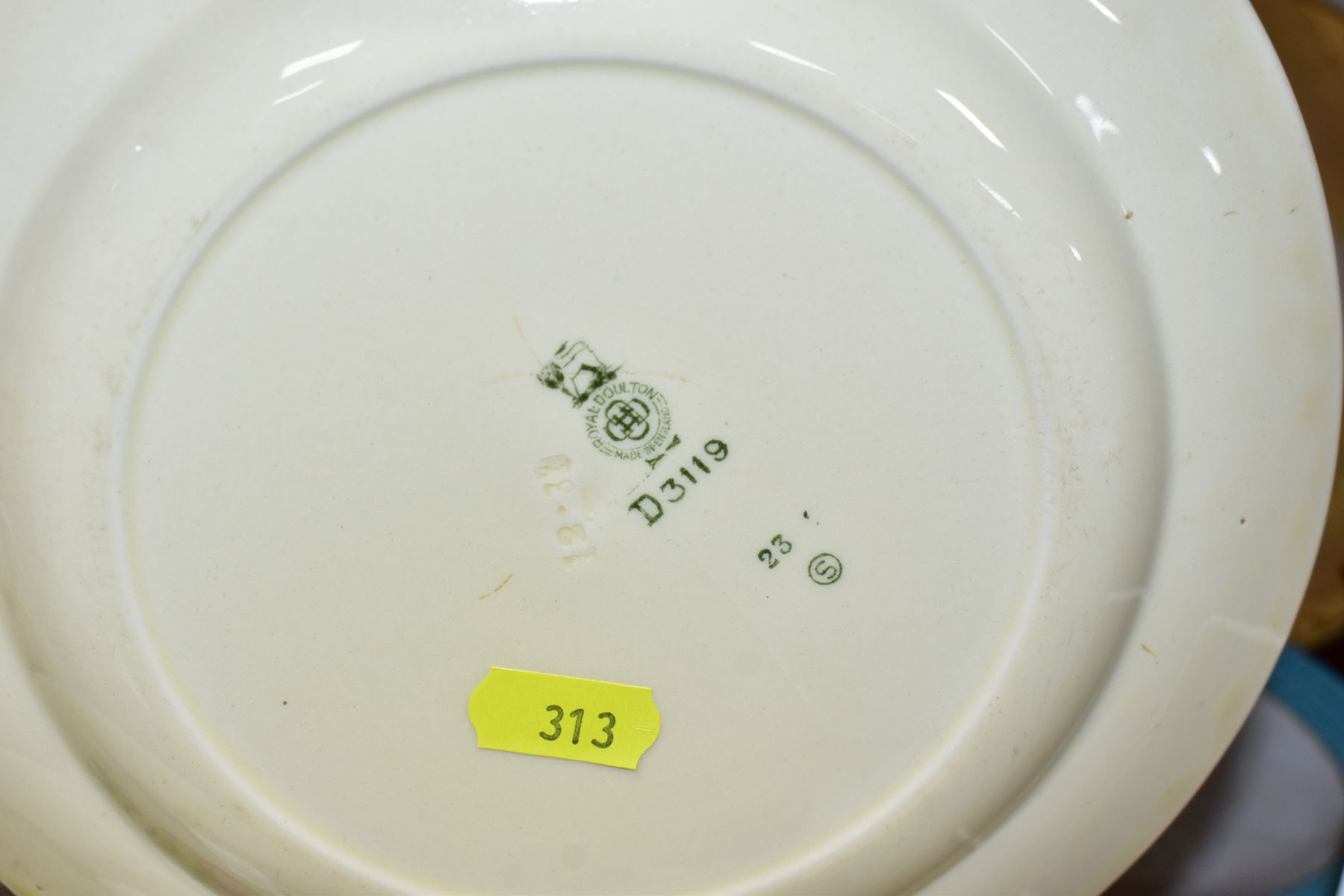 EIGHT LATE 19TH/EARLY 20TH CENTUIRY ROYAL DOULTON SERIES WARE PLATES, comprising a pair of Pinder - Image 8 of 12