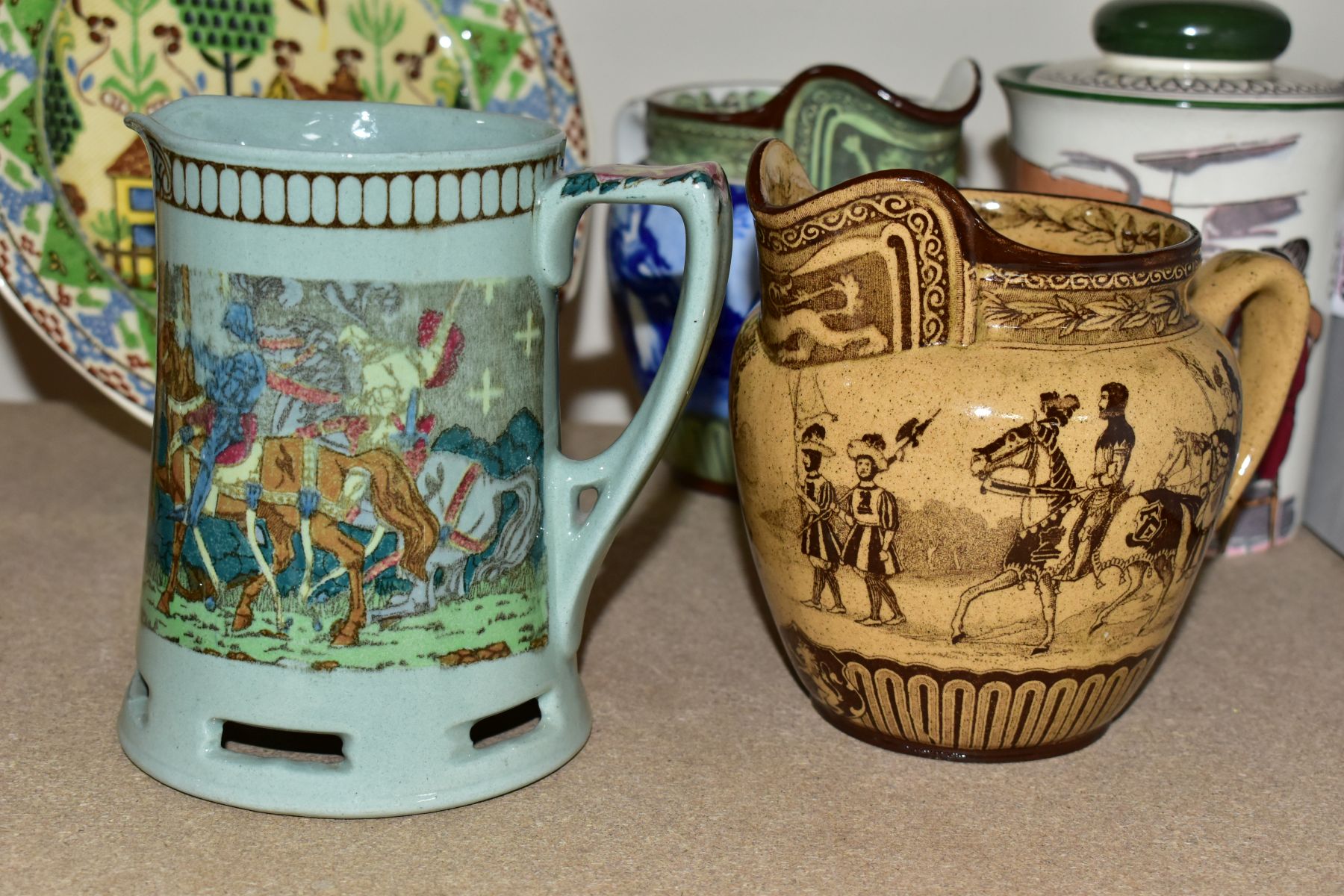 FIVE PIECES OF ROYAL DOULTON SERIES WARE, comprising a tobacco jar 'Huntsmen at the Inn' D2778, - Image 2 of 13