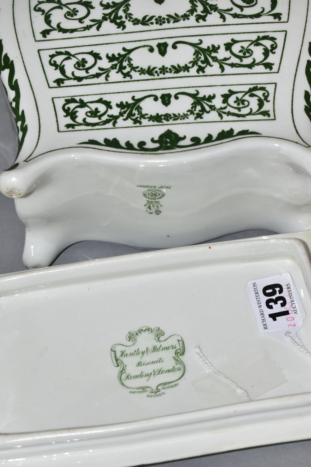 A ROYAL DOULTON NURSERY RHYMES 'A' SERIES WARE HUNTLEY & PALMERS BISCUIT CASKET IN THE FORM OF A - Image 6 of 7