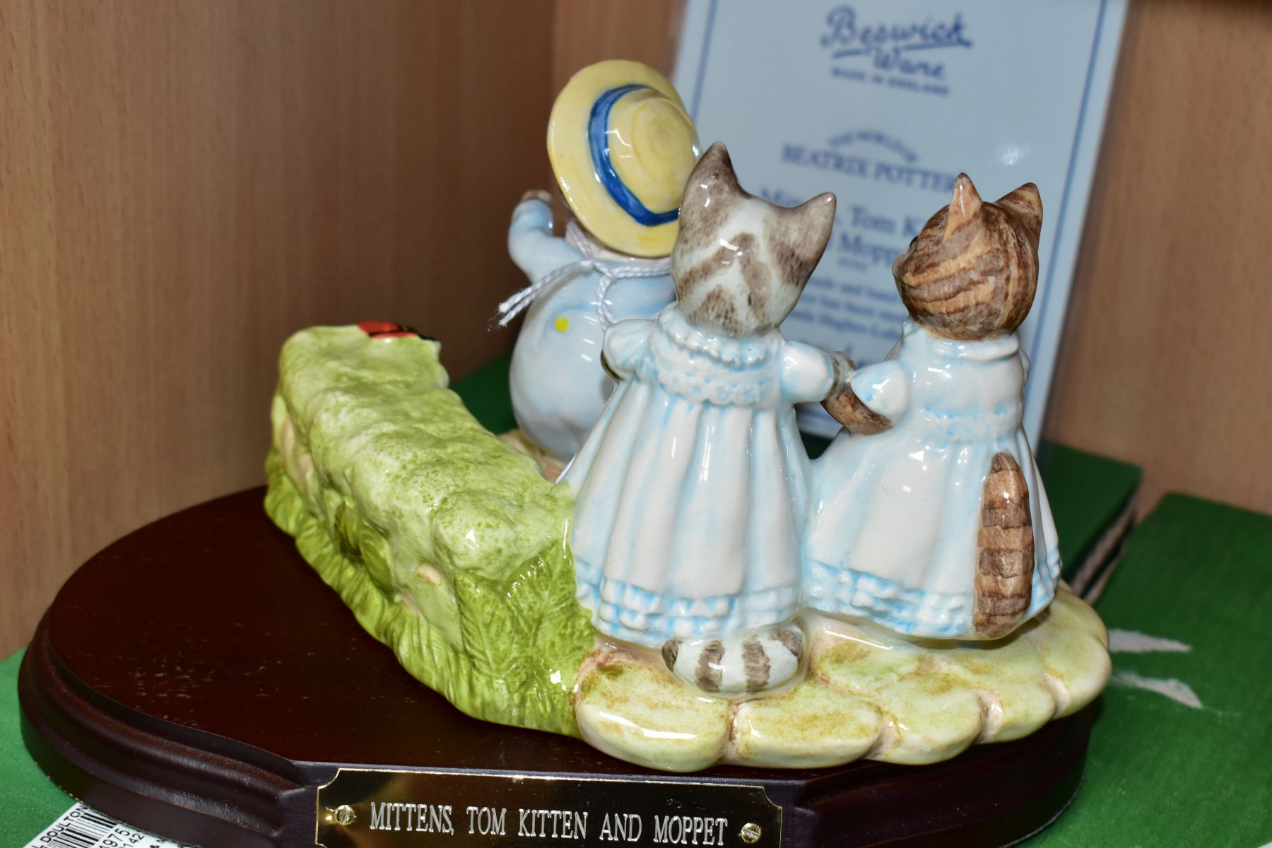 A BOXED BESWICK WARE BEATRIX POTTER ANNUAL COLLECTORS TABLEAU 1999, Mittens, Tom Kitten and Moppet - Image 4 of 4