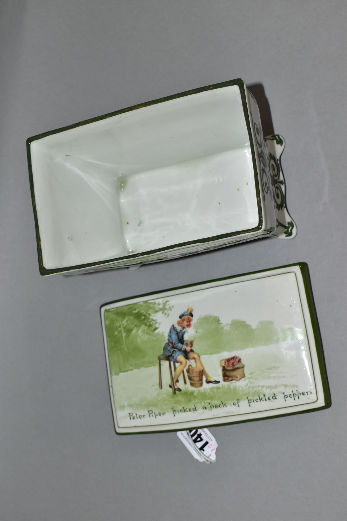 A ROYAL DOULTON NURSERY RHYMES 'A' SERIES WARE HUNTLEY & PALMERS BISCUIT CASKET IN THE FORM OF A - Image 5 of 7