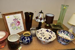 A GROUP OF TABLE LAMPS, VASES, BOWLS AND OTHER HOME DECOR ITEMS to include a Royal Doulton Charles